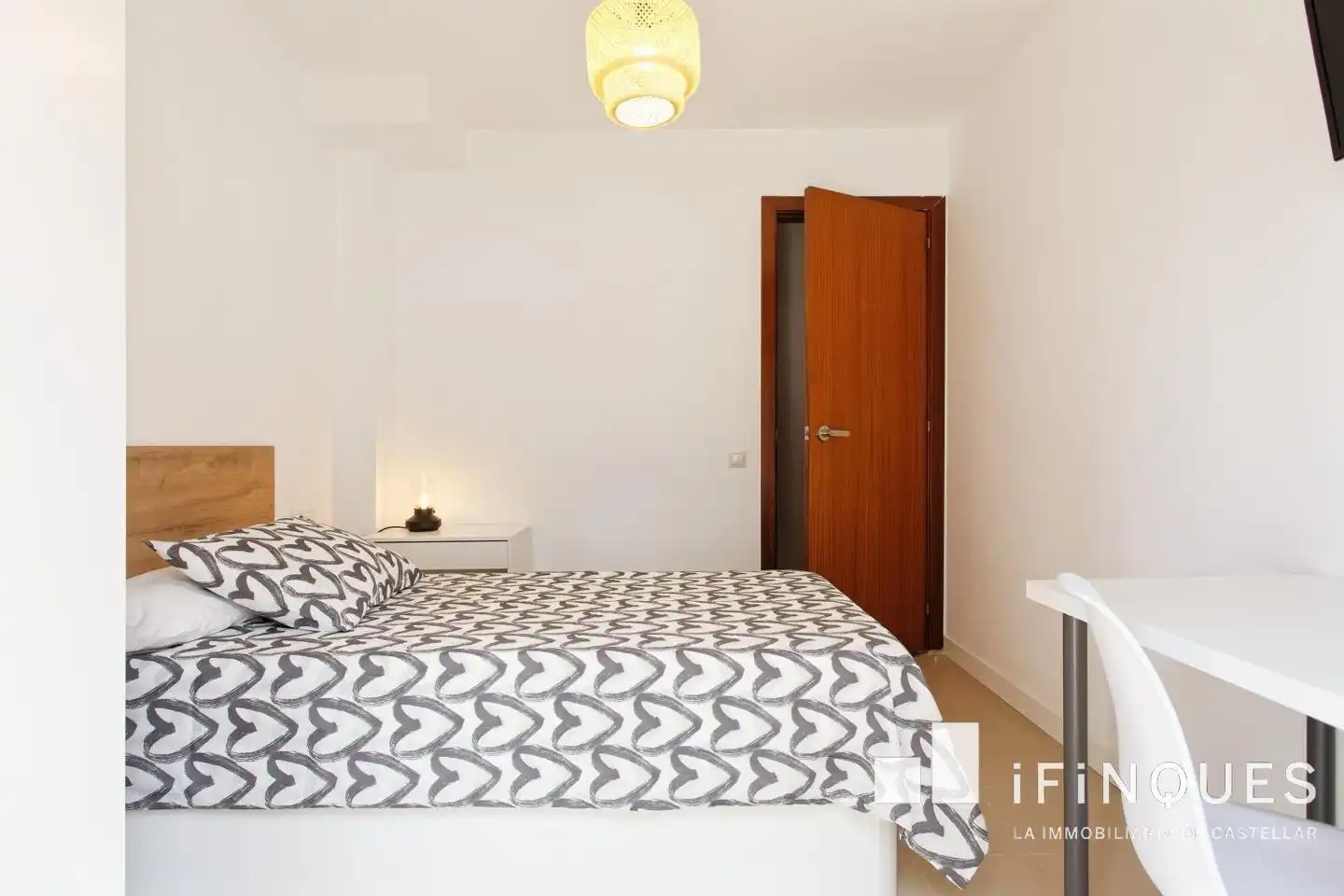 Dormitori de Pis en venda en Rubí amb Aire condicionat, Parquet i Terrassa