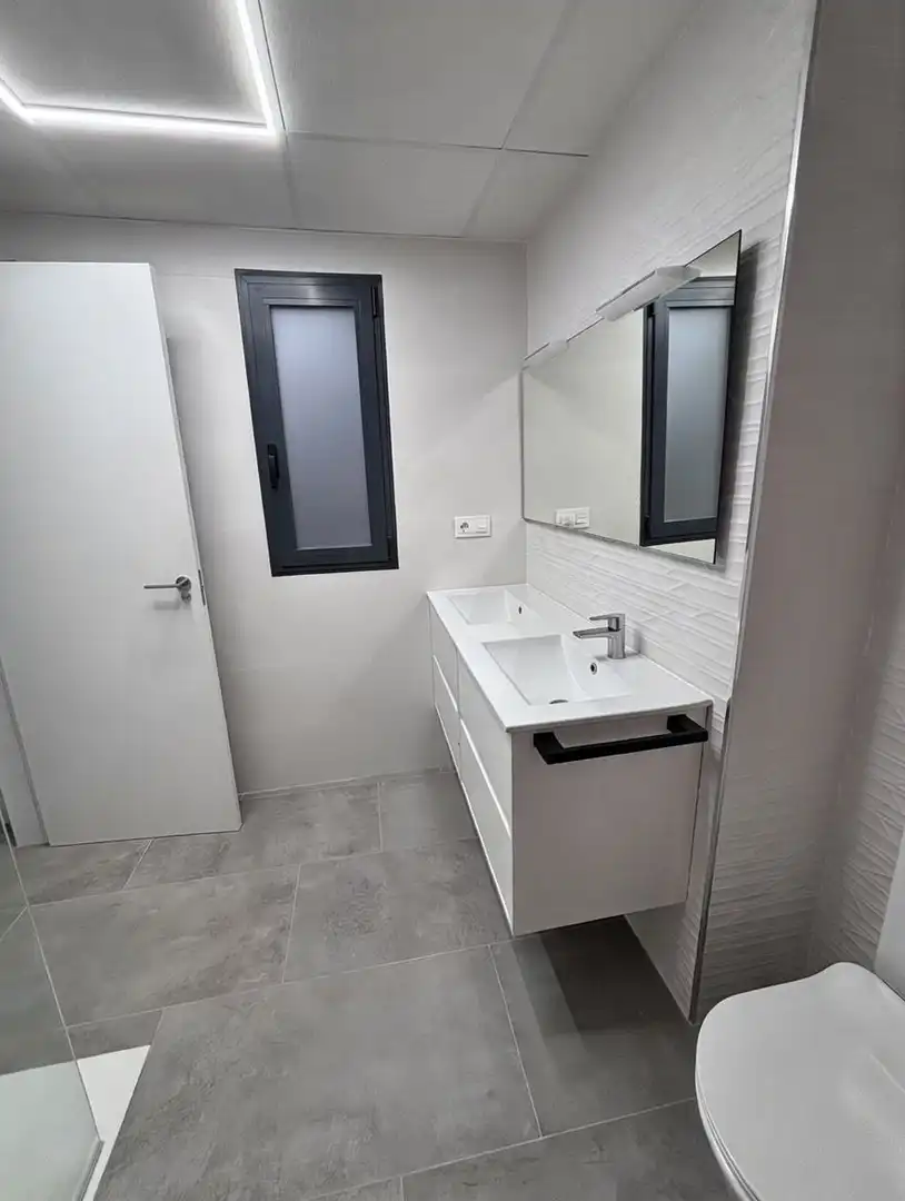 Bathroom of Apartments for rent in Villajoyosa / La Vila Joiosa  with Air Conditioner, Heating and Terrace