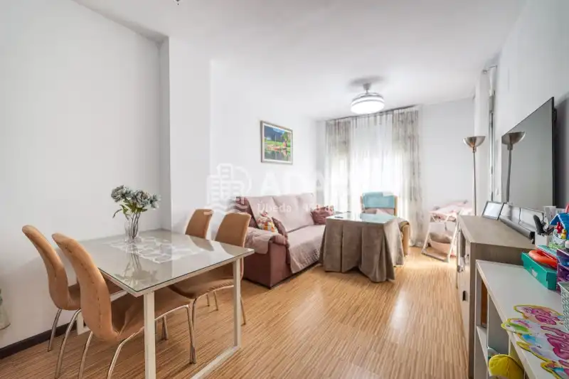 Vista exterior de Piso en venta en Úbeda con Aire acondicionado, Calefacción y Trastero