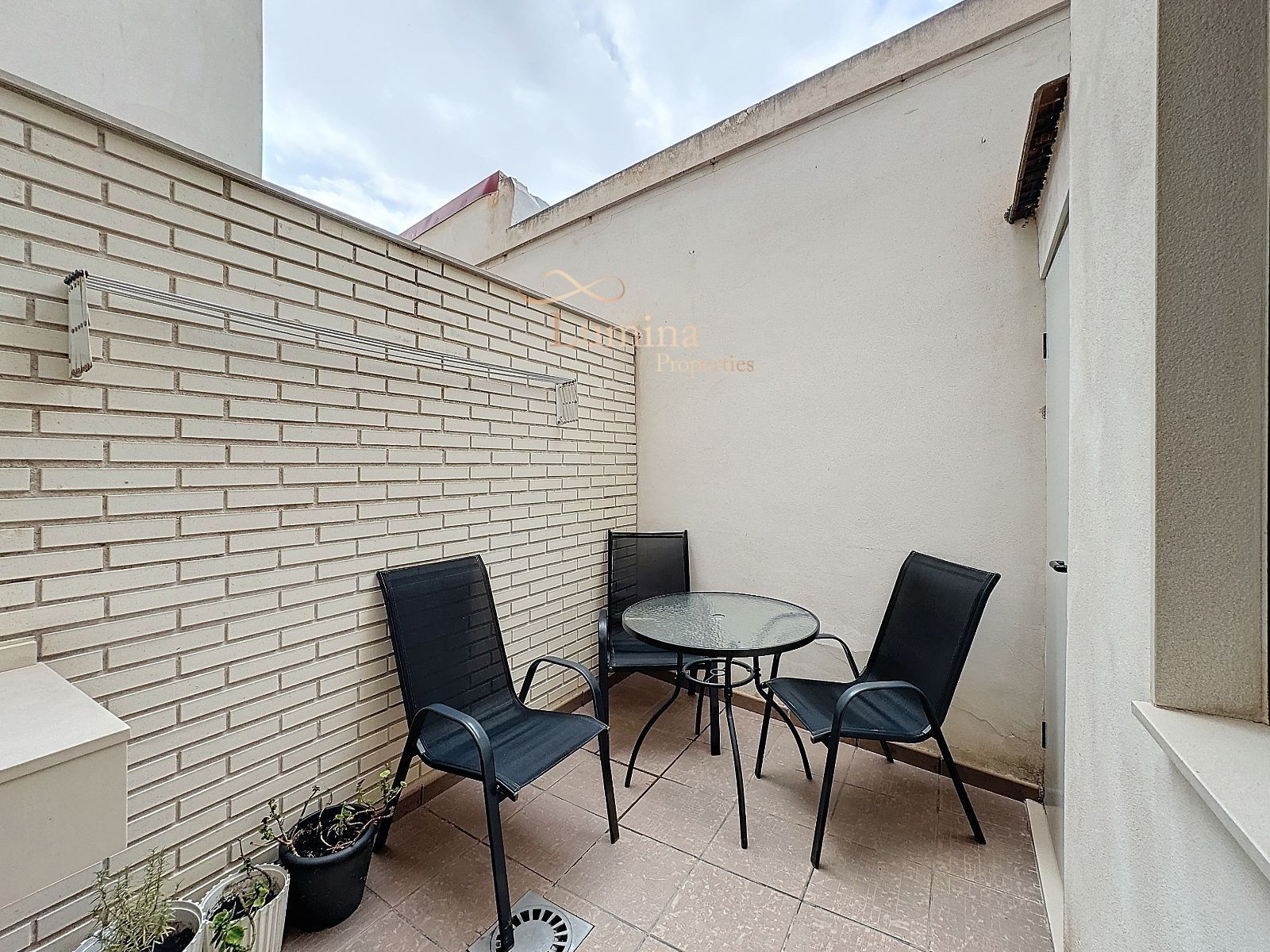Single-family semi-detached for sale in Agustin Velarte Morte, El Castellar i l'Oliverar, Pobles del Sud,  Valencia Capital