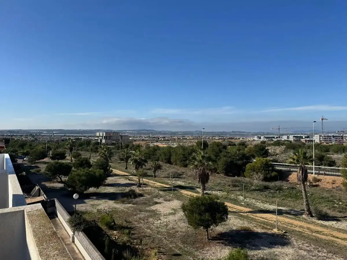 Casa adosada en venta en Torrevieja con Aire acondicionado, Jardín privado y Amueblado