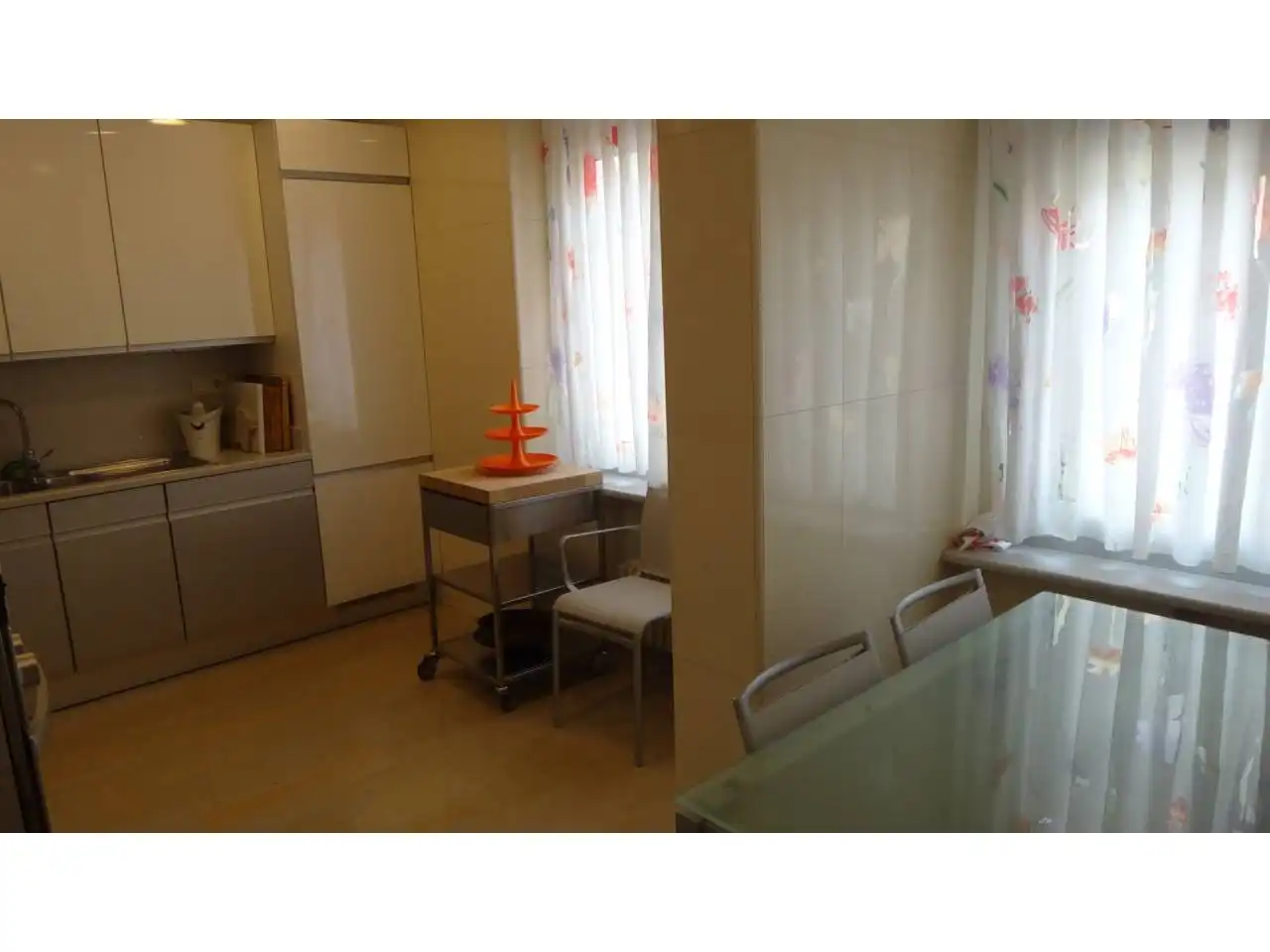 Cocina de Piso en venta en  Pamplona / Iruña con Calefacción, Parquet y Trastero