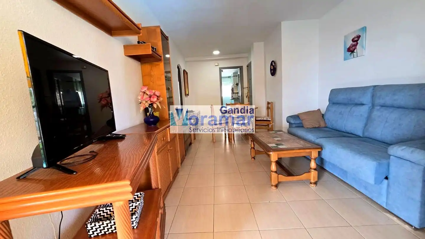Sala de estar de Apartamento en venta en Gandia con Amueblado y Piscina comunitaria