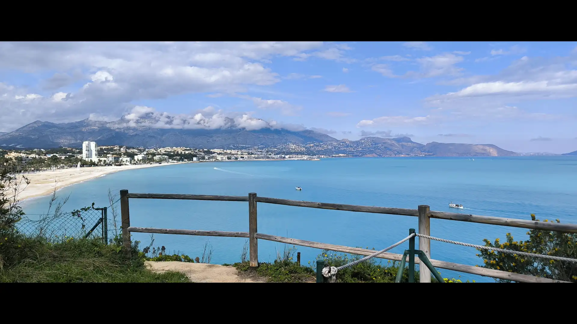Exterior view of Houses for sale in L'Alfàs del Pi  with Air Conditioner, Private garden and Swimming Pool