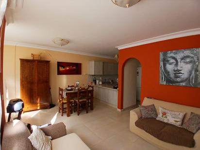 Sala d'estar de Apartament en venda en La Victoria de Acentejo amb Balcó