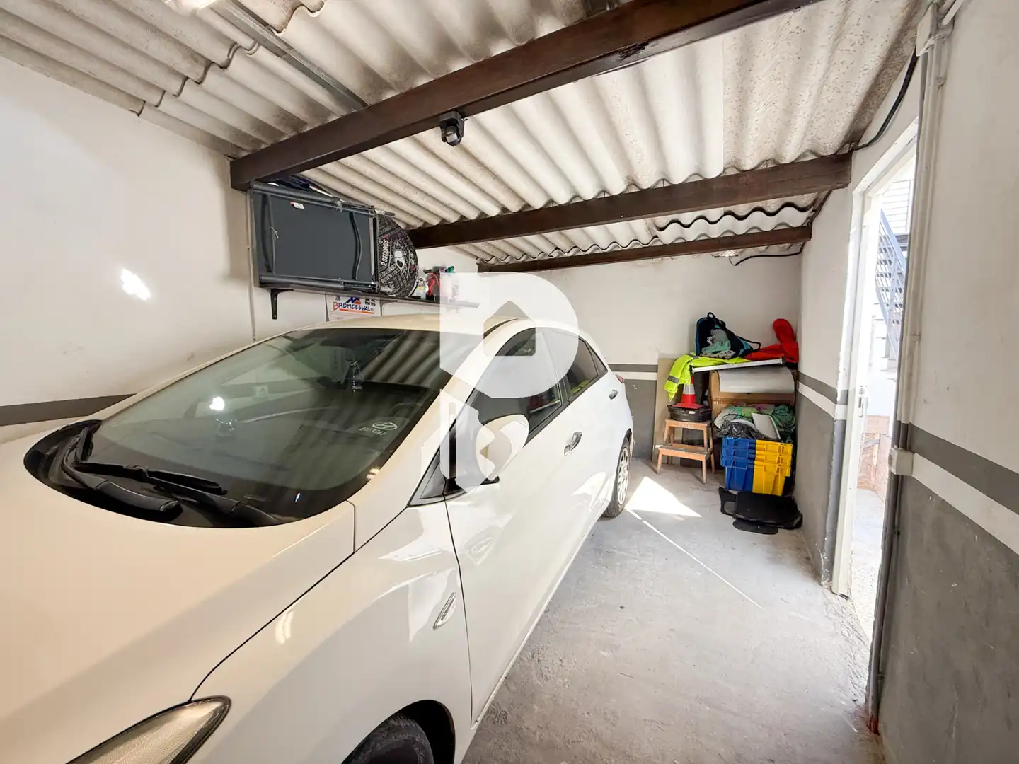 Parking de Casa o chalet en venta en Sant Vicenç Dels Horts con Aire acondicionado, Calefacción y Jardín privado
