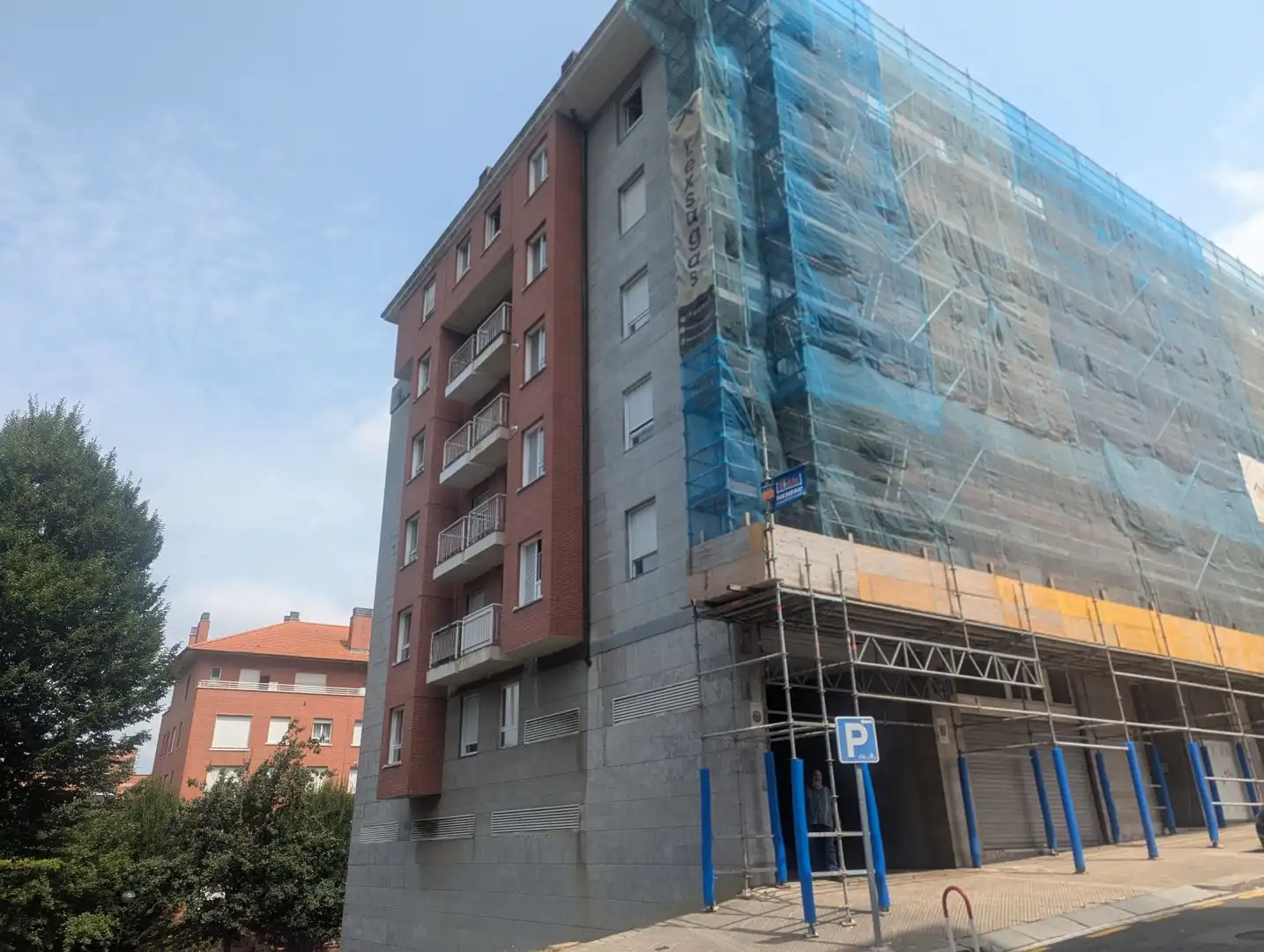 Exterior view of Flat for sale in Bilbao   with Storage room and Furnished