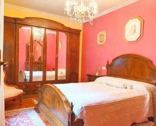 Bedroom of Flat to rent in Santiago de Compostela   with Heating, Storage room and Furnished