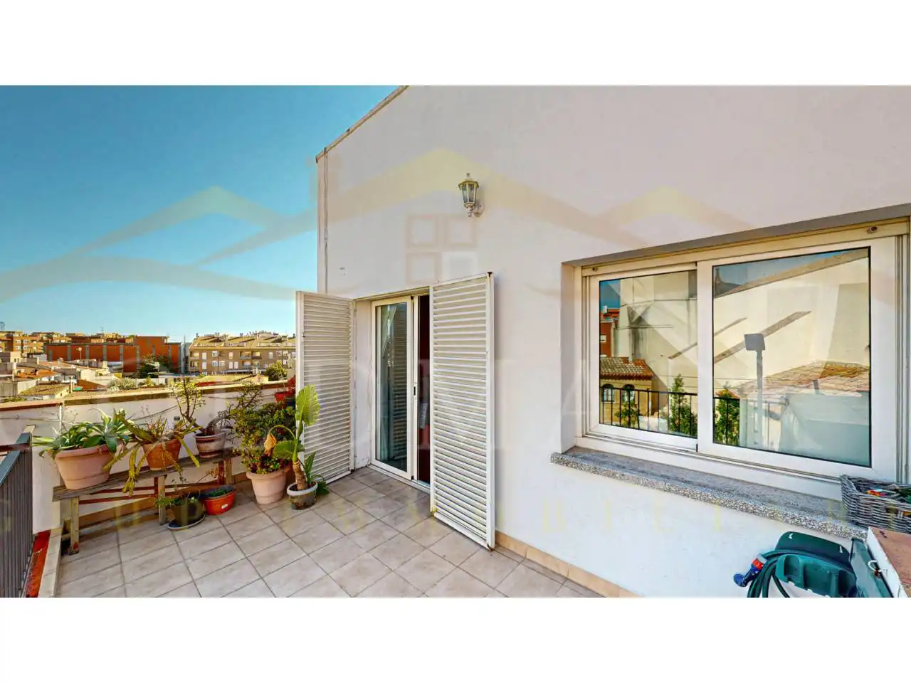 Terraza de Piso en venta en Sant Vicenç Dels Horts con Aire acondicionado, Calefacción y Parquet
