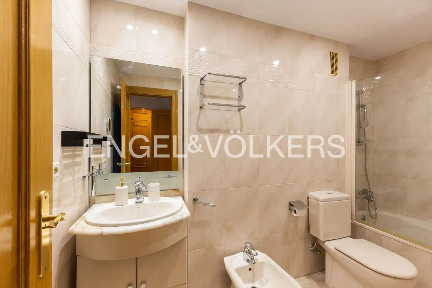 Bathroom of Flat for rent in Castellón de la Plana / Castelló de la Plana  with Air Conditioner, Heating and Parquet flooring