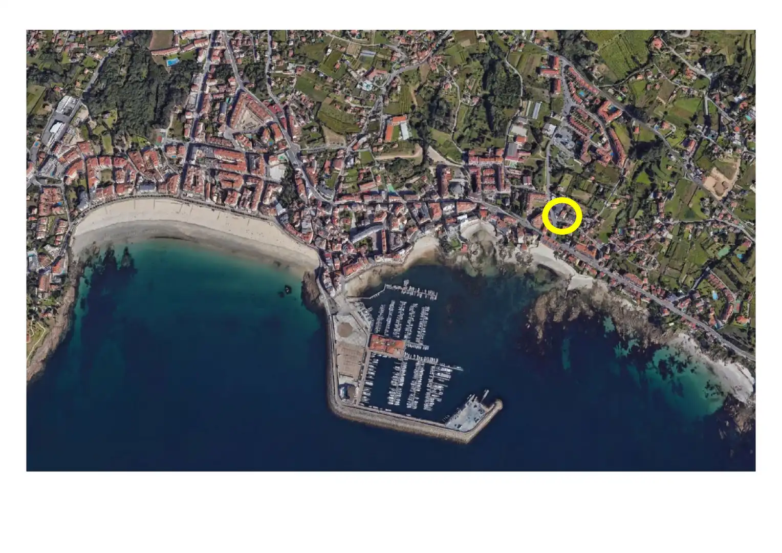Wohnung zum Verkauf in Sanxenxo mit Privatgarten, Terrasse und Möbliert