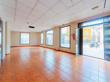 Local comercial en venda a Calle JARDIN