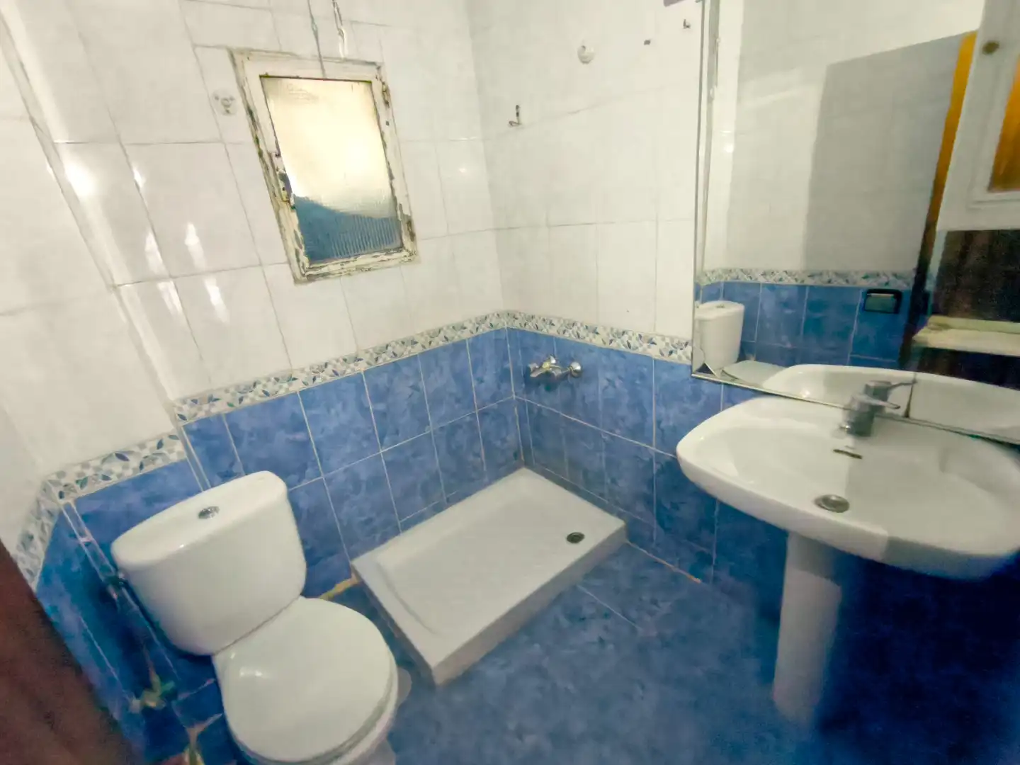 Planta baja en venta en Calle de Hernán Cortés, Reyes Católicos