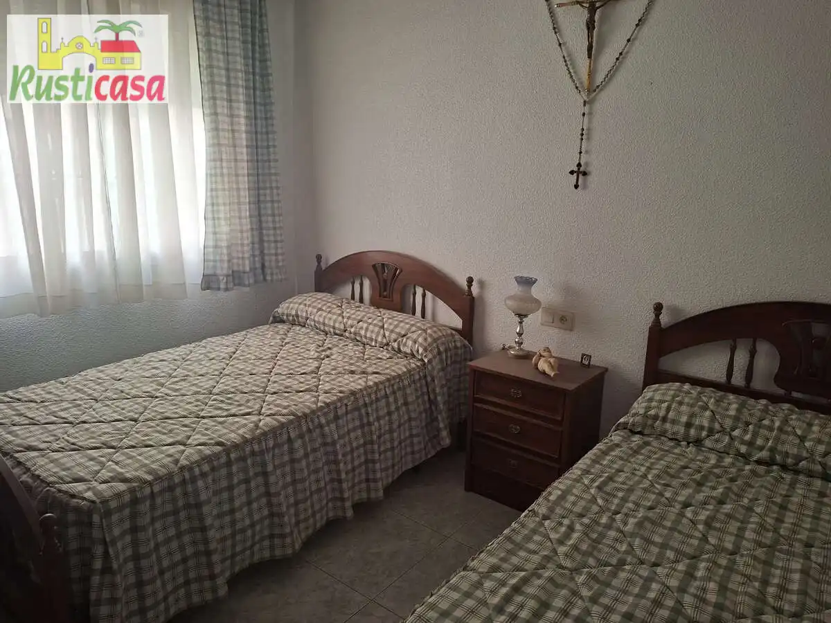 Habitación de Apartamento en venta en Bailén con Amueblado y Balcón