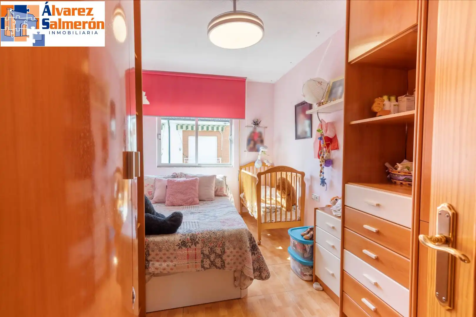 Habitación de Casa adosada en venta en Armilla con Aire acondicionado, Calefacción y Terraza
