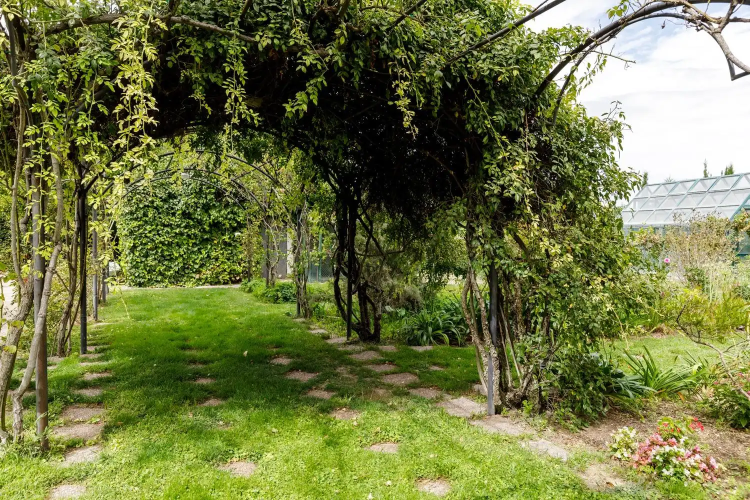 Jardí de Casa o xalet en venda en Zaragoza amb Aire condicionat, Calefacció i Jardí privat