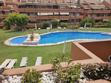 Mini appartamento con ascensore in affitto a Nueva Andalucía