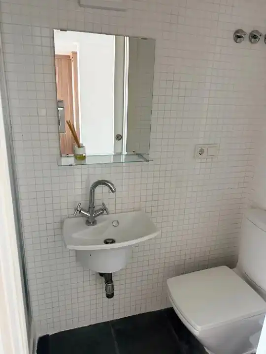 Bathroom of Flat for rent in Xirivella  with Air Conditioner, Terrace and Oven