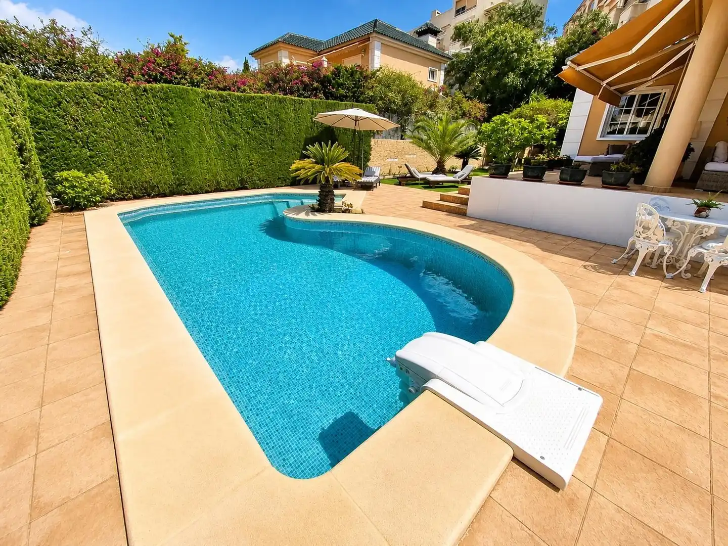 Detached house with pool for sale in Los Arenales del Sol, imagen 3