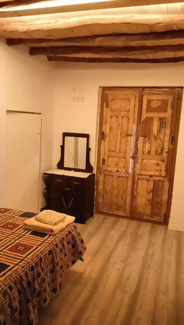Dormitori de Casa adosada de lloguer en Lalueza amb Aire condicionat, Jardí privat i Parquet
