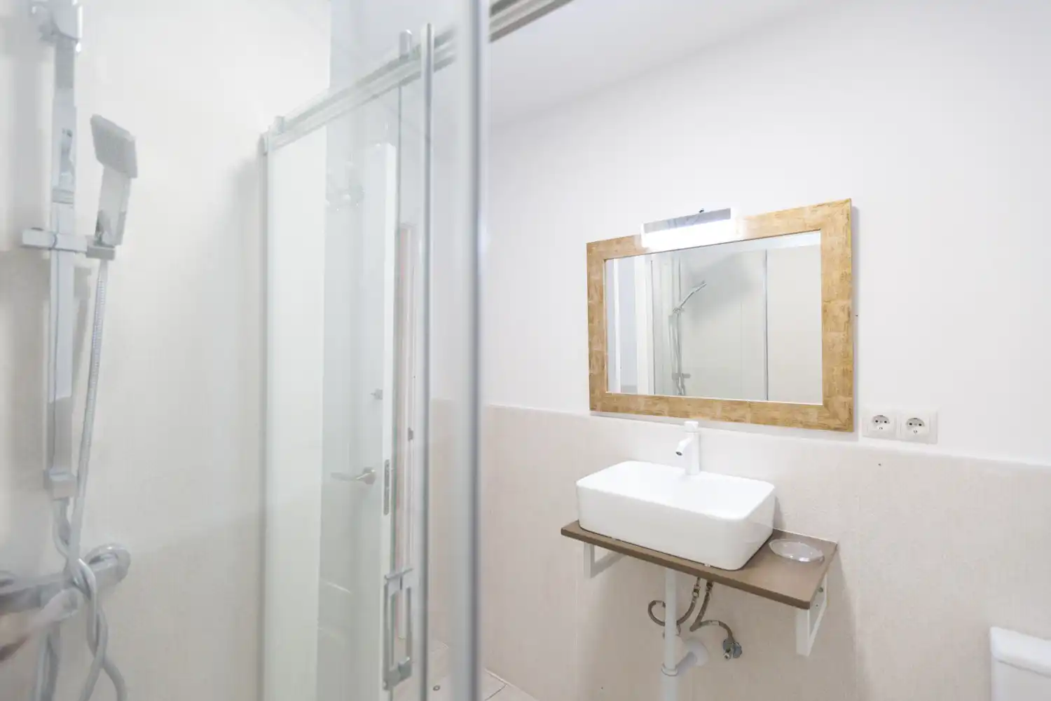 Ground floor for rent in Bello Horizonte - Lindasol