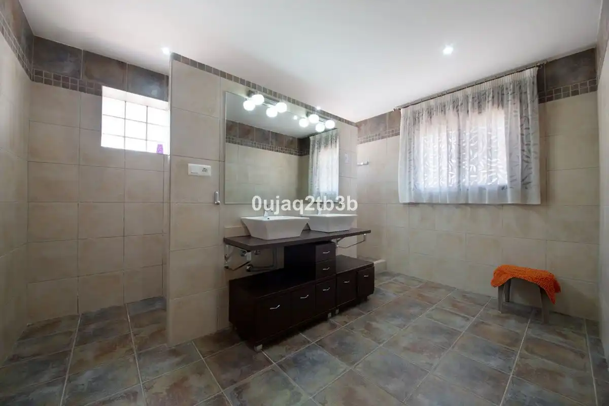 Casa amb piscina en venda a Altos de Estepona, imagen 19