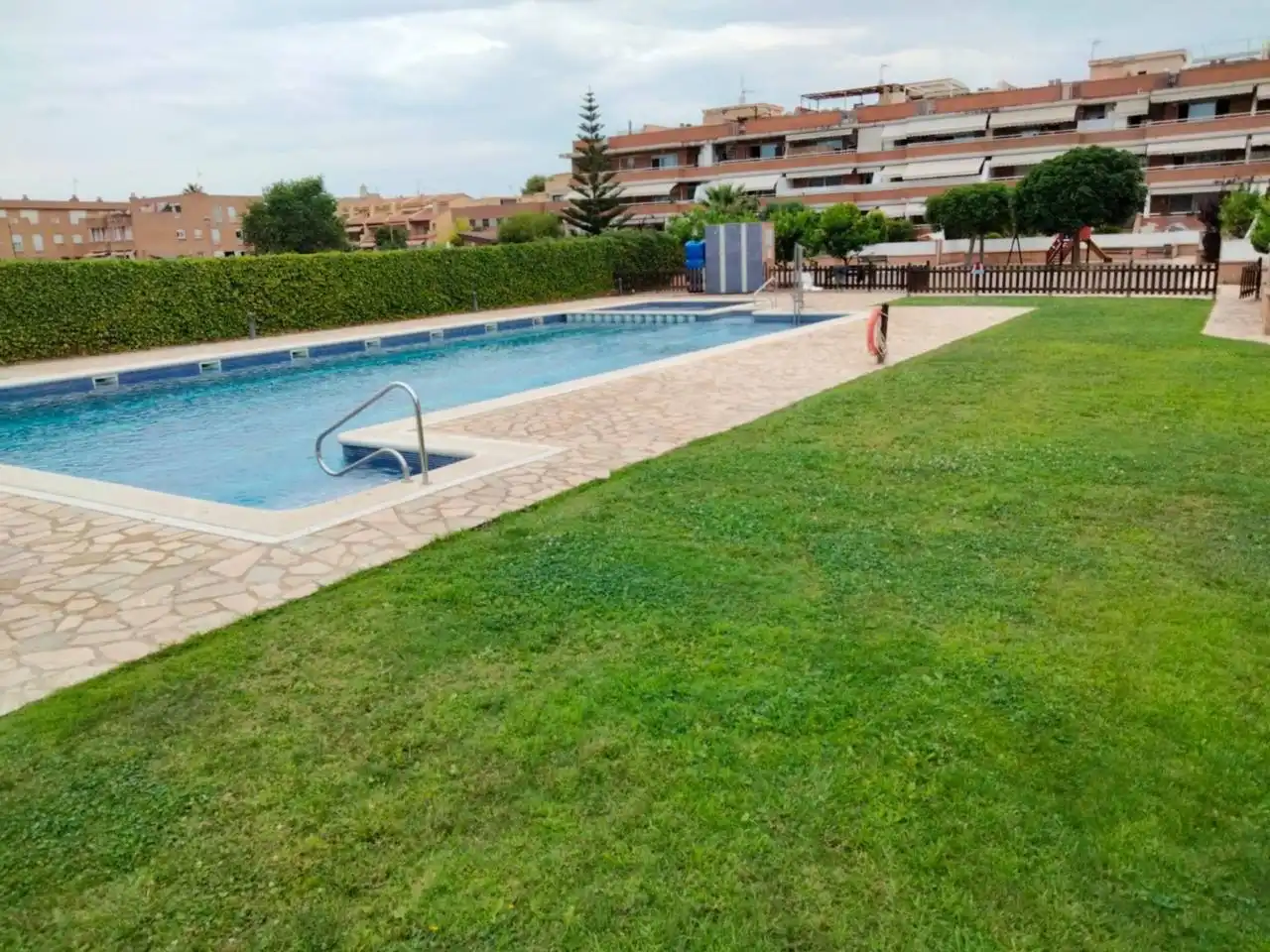 Piscina de Piso de alquiler en Cubelles con Aire acondicionado, Calefacción y Jardín privado