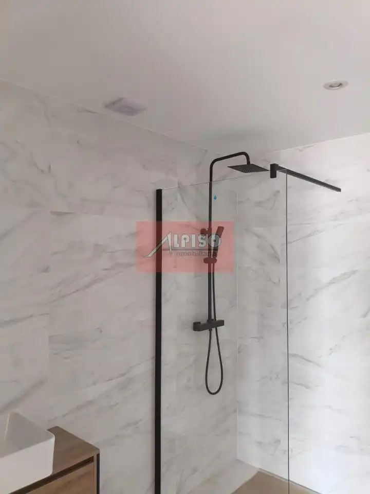 Bathroom of Houses for sale in Ourense Capital   with Heating, Private garden and Terrace