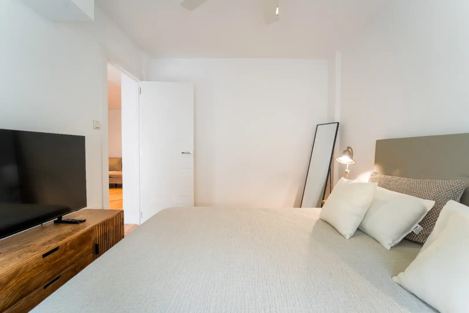 Schlafzimmer von Einfamilien-Reihenhaus zum Verkauf in L'Alfàs del Pi mit Klimaanlage, Heizung und Privatgarten