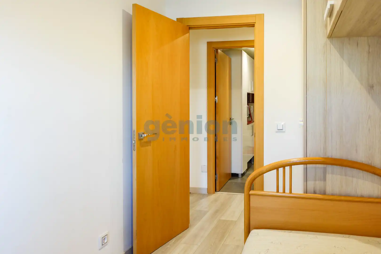 Bedroom of Flat for sale in Girona  with Air Conditioner and Heating