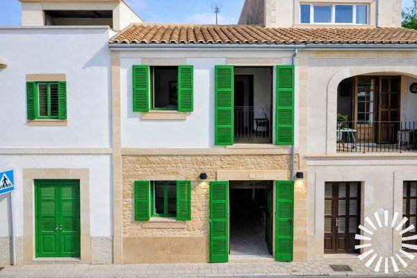 Casa adosada en Venta en Carrer Major, 10 en Es Llombards