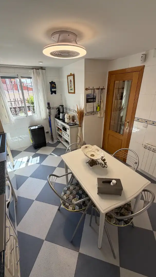 Kitchen of Houses for sale in Campo Real  with Air Conditioner, Heating and Private garden