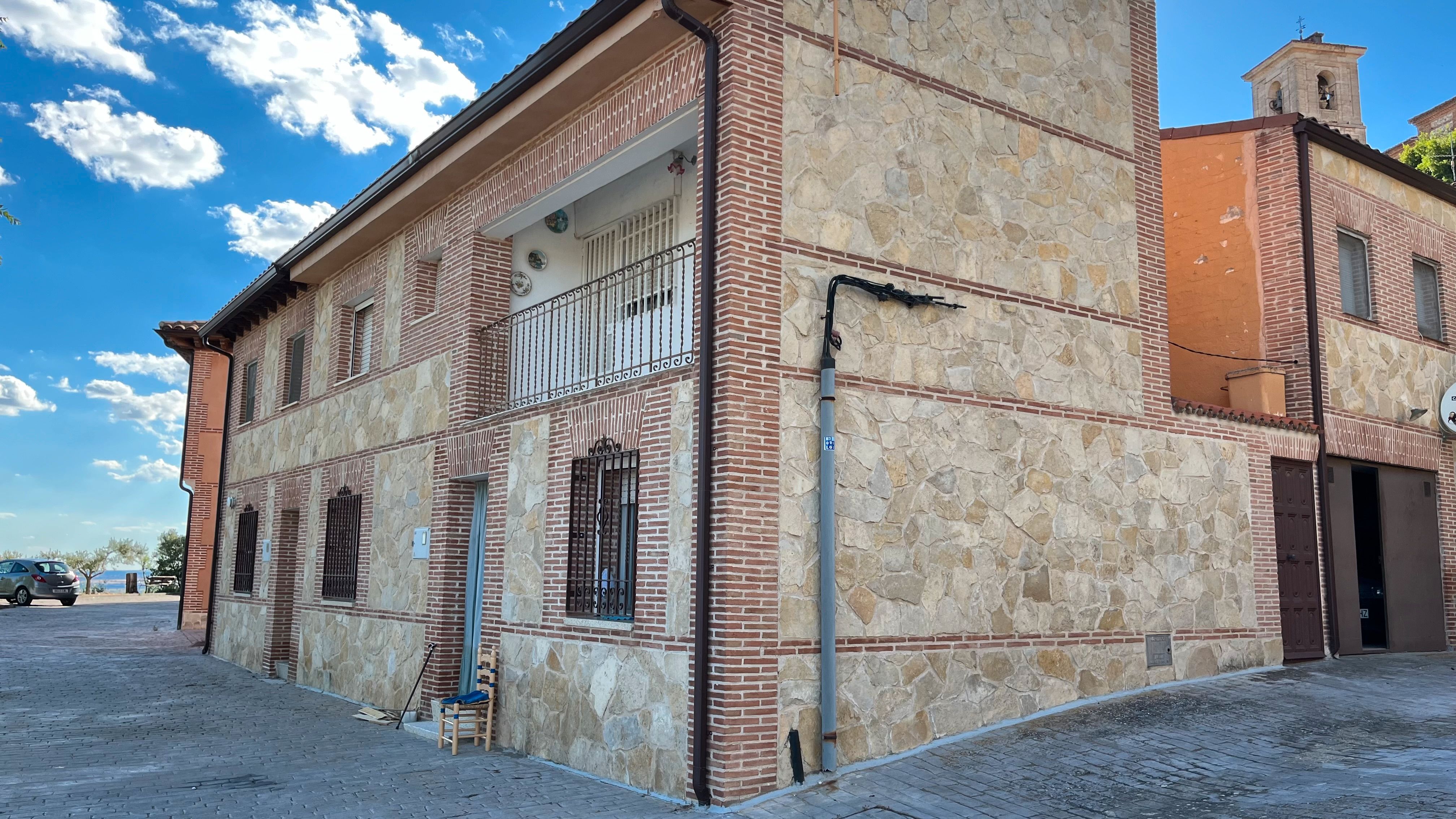 Single-family semi-detached for sale in Hita