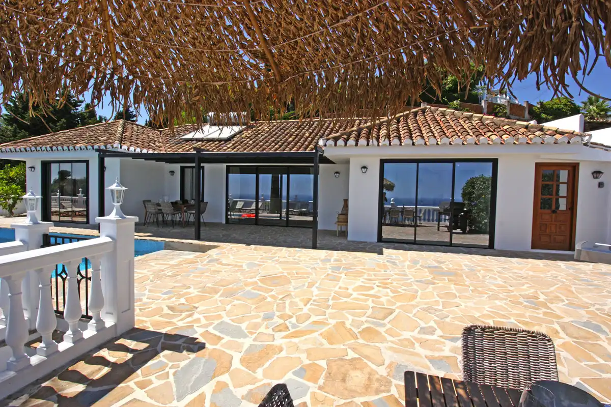 Vista exterior de Casa o chalet en venta en Benalmádena con Aire acondicionado, Calefacción y Jardín privado