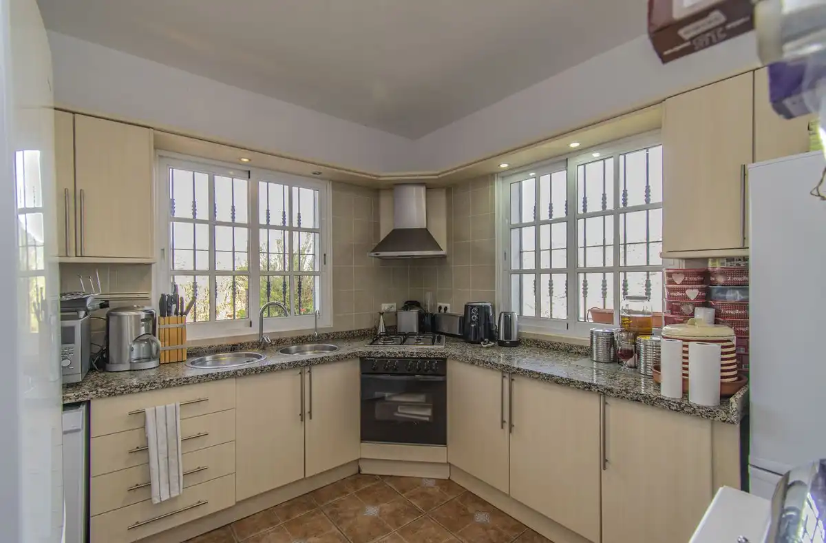 Chalet con piscina en venta en Calle Málaga, imagen 5