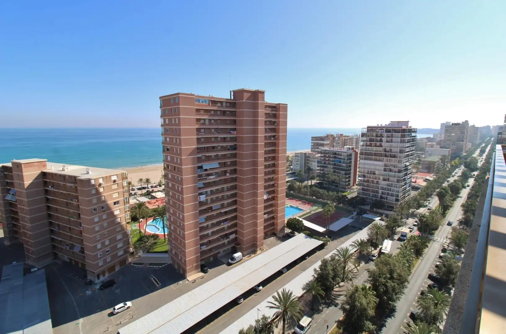 Dormitori de Àtic en venda en Alicante / Alacant amb Terrassa, Balcó i Piscina comunitària