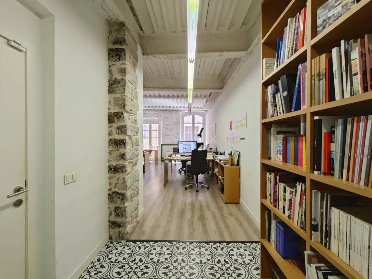 Oficina de alquiler en Calle Born, Barri Antic