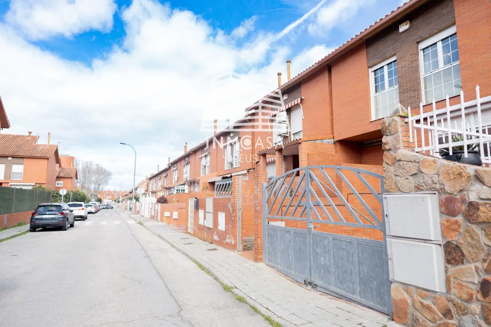 Vista exterior de Casa adosada en venta en Mejorada del Campo con Calefacción, Jardín privado y Terraza