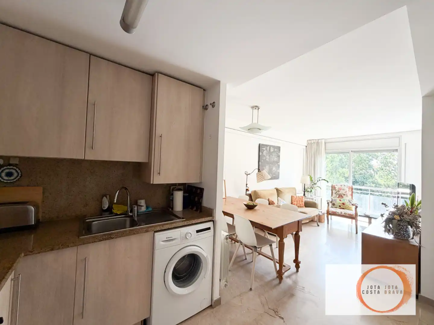 Cuina de Apartament en venda en Girona amb Calefacció i Balcó