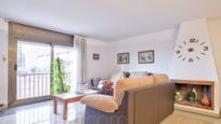 Living room of Single-family semi-detached for sale in Rubí  with Air Conditioner, Heating and Terrace