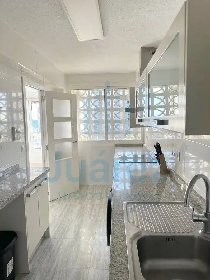 Cocina de Piso de alquiler en Alicante / Alacant con Aire acondicionado, Calefacción y Parquet