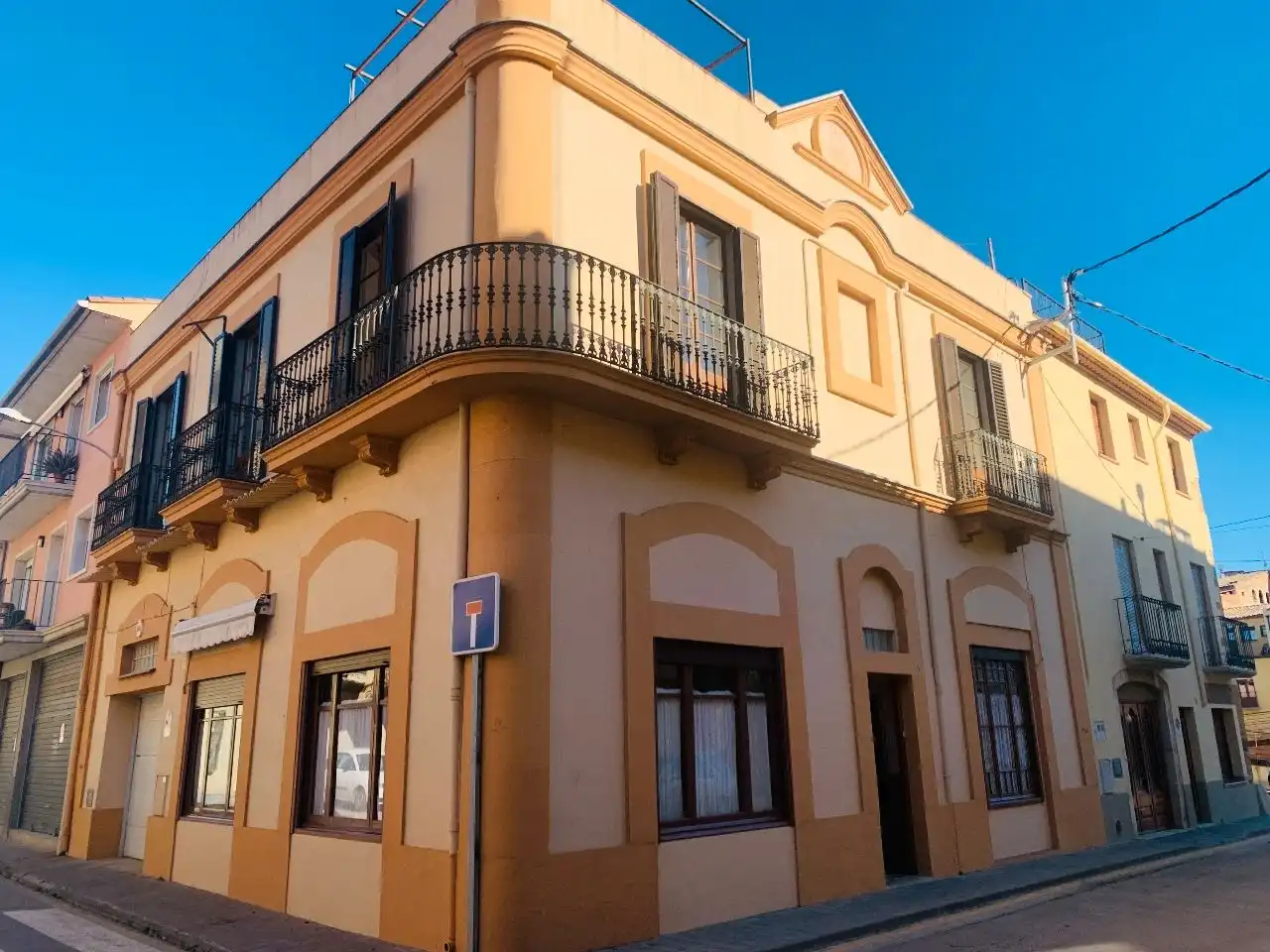 Casa rústica amb terrassa en venda a Carrer del Pont 9