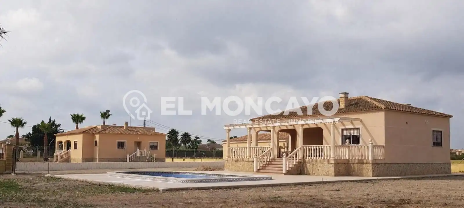 Xalet amb piscina en venda a Catral