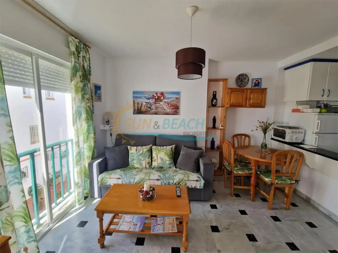 Sala d'estar de Pis en venda en Almuñécar amb Moblat