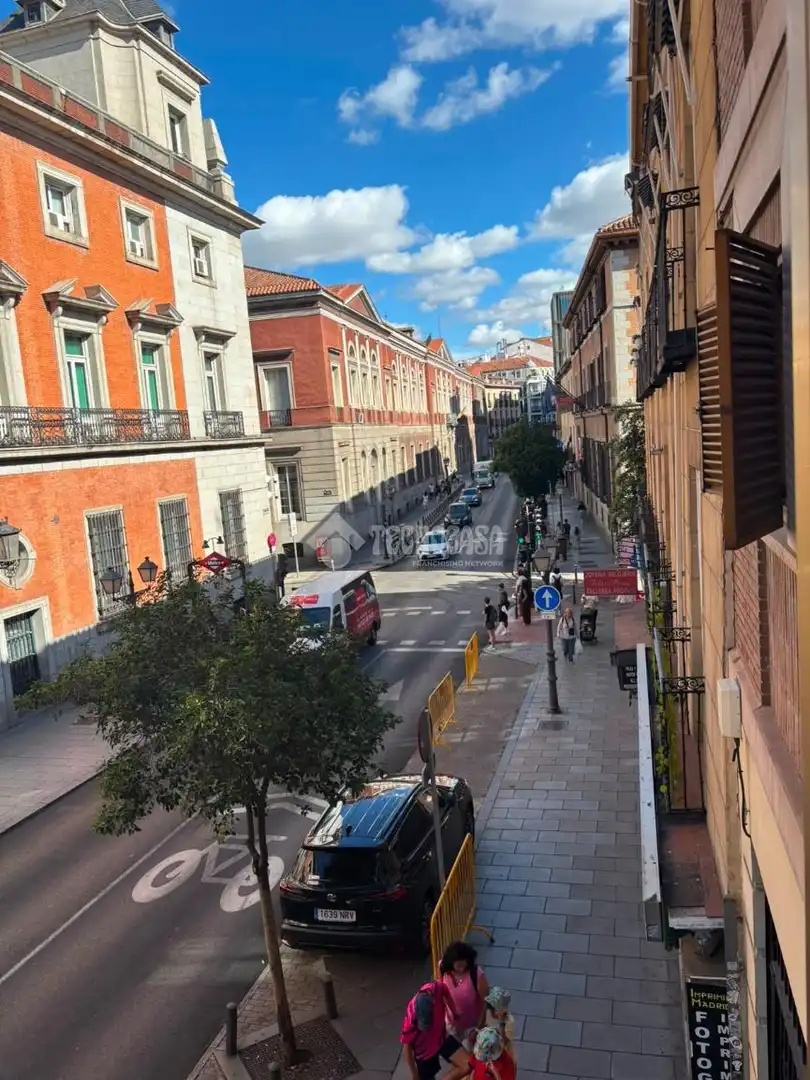 Vista exterior de Piso en venta en Madrid