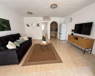 Sala d'estar de Apartament en venda en Torrevieja amb Aire condicionat, Calefacció i Terrassa