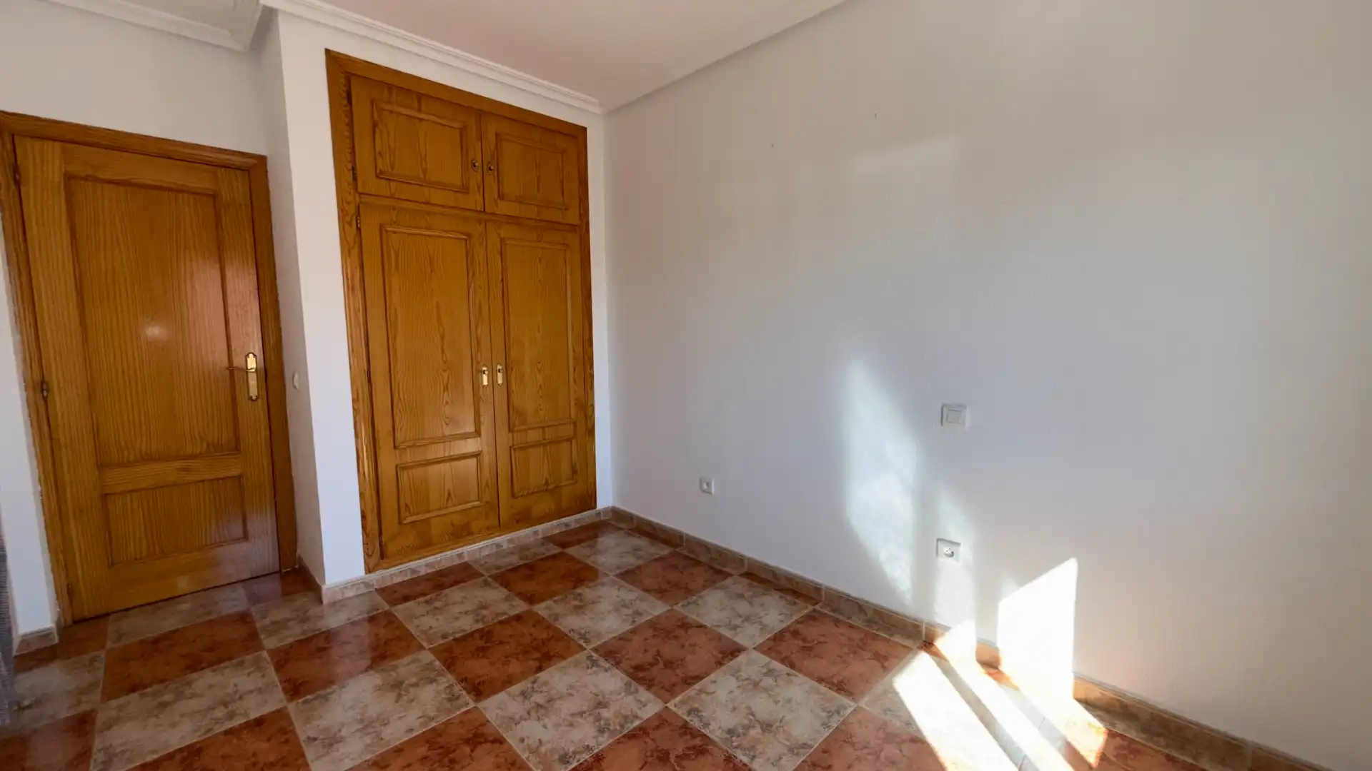 Casa aparellada amb jardí en venda a Plaza Mayor 9, imagen 28