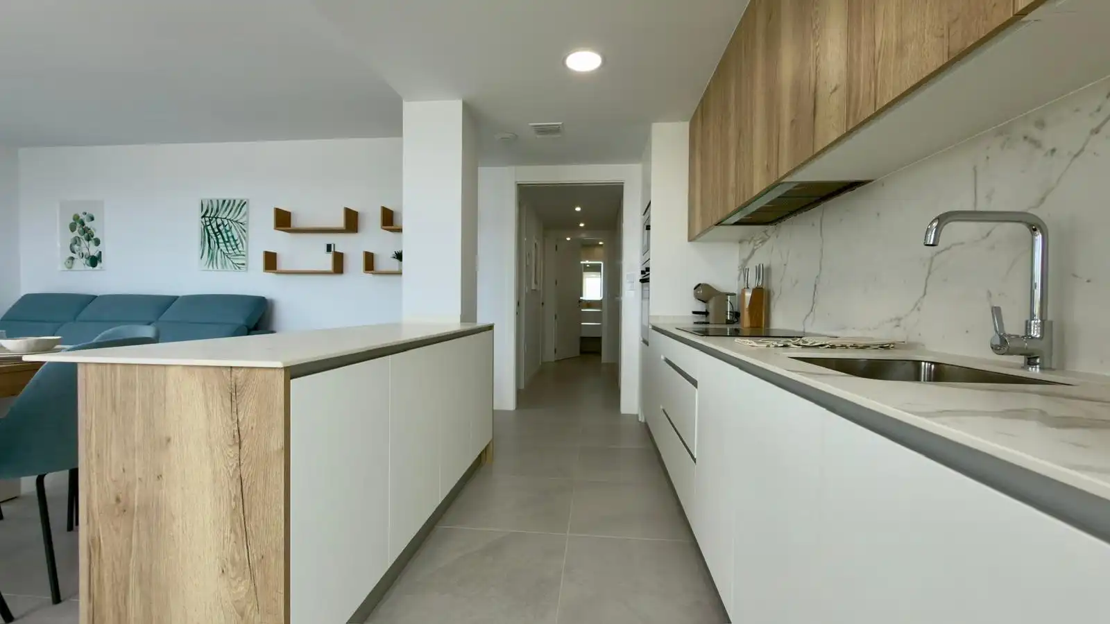 Cuina de Apartament de lloguer en Finestrat amb Aire condicionat, Jardí privat i Terrassa
