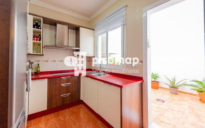 Cuina de Casa o xalet en venda en Fuente de Piedra amb Aire condicionat, Terrassa i Traster