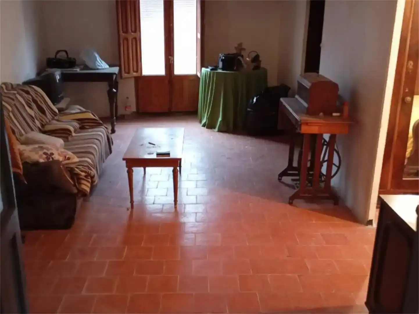 Casa adosada en venda en Torrijo de la Cañada amb Balcó